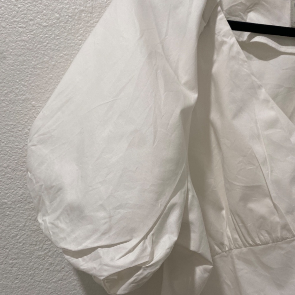 Worthington woman’s Size large puffer sleeve white top. - Picture 7 of 9